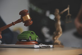¿Vale la pena contratar a un abogado por un accidente de auto?